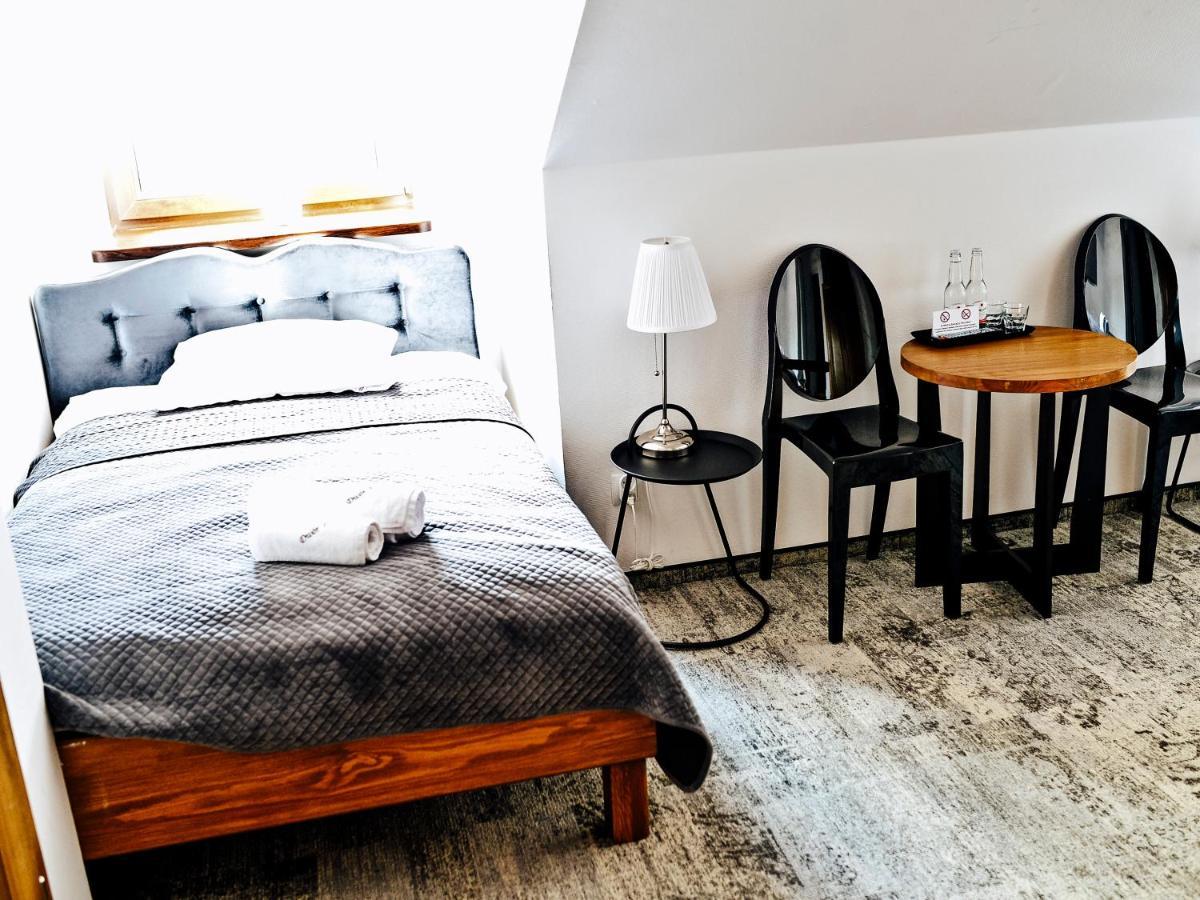 プジャスニシュ Dwor Karwacz Bed & Breakfast エクステリア 写真