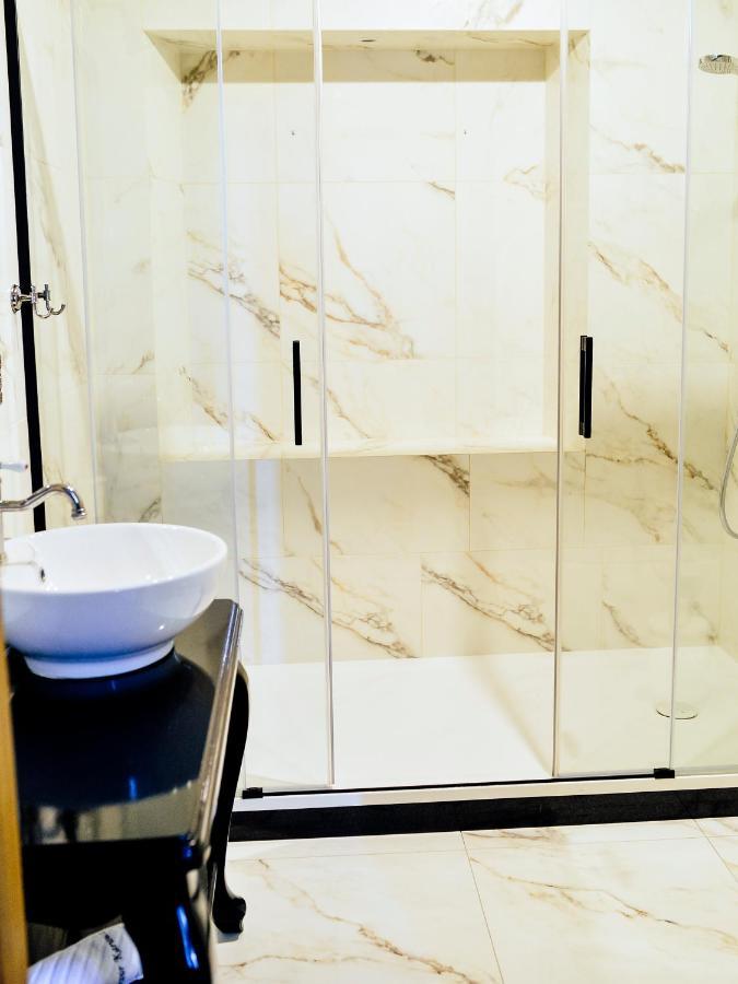 プジャスニシュ Dwor Karwacz Bed & Breakfast エクステリア 写真