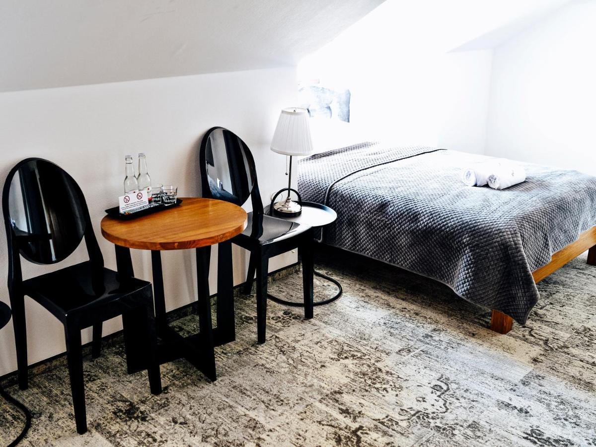 プジャスニシュ Dwor Karwacz Bed & Breakfast エクステリア 写真