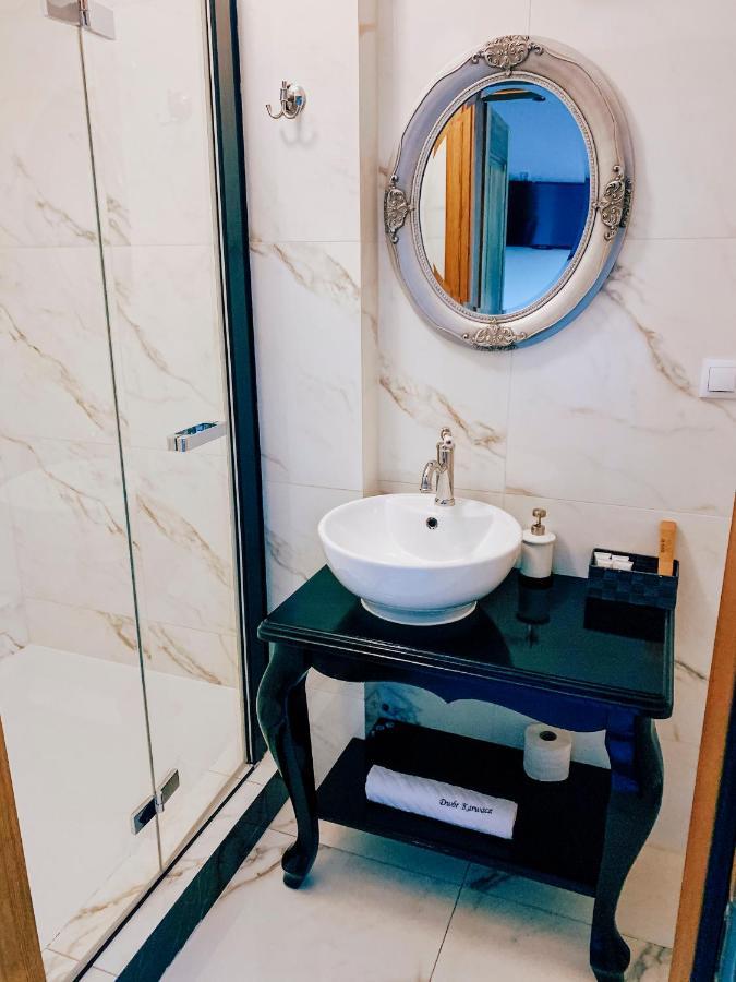 プジャスニシュ Dwor Karwacz Bed & Breakfast エクステリア 写真